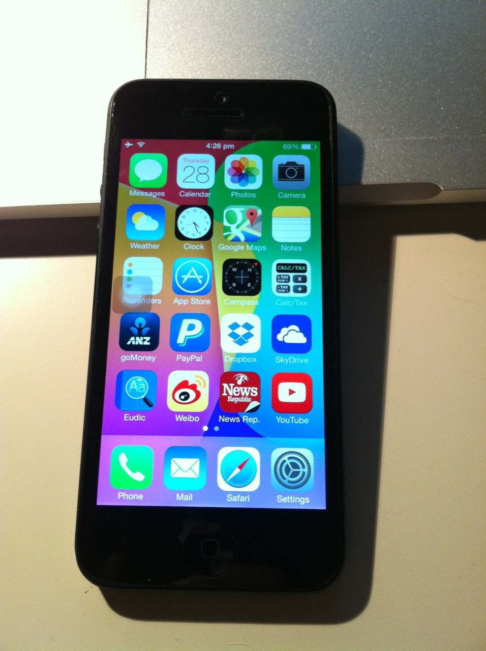 iPhone 5��ɫ16GB $400