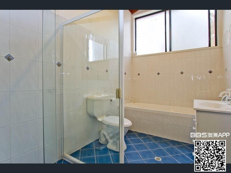 Bathroom 2.jpg