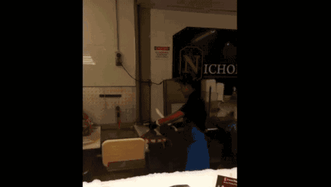 bc363115155fea80bd8303eaf2c8c93e.gif