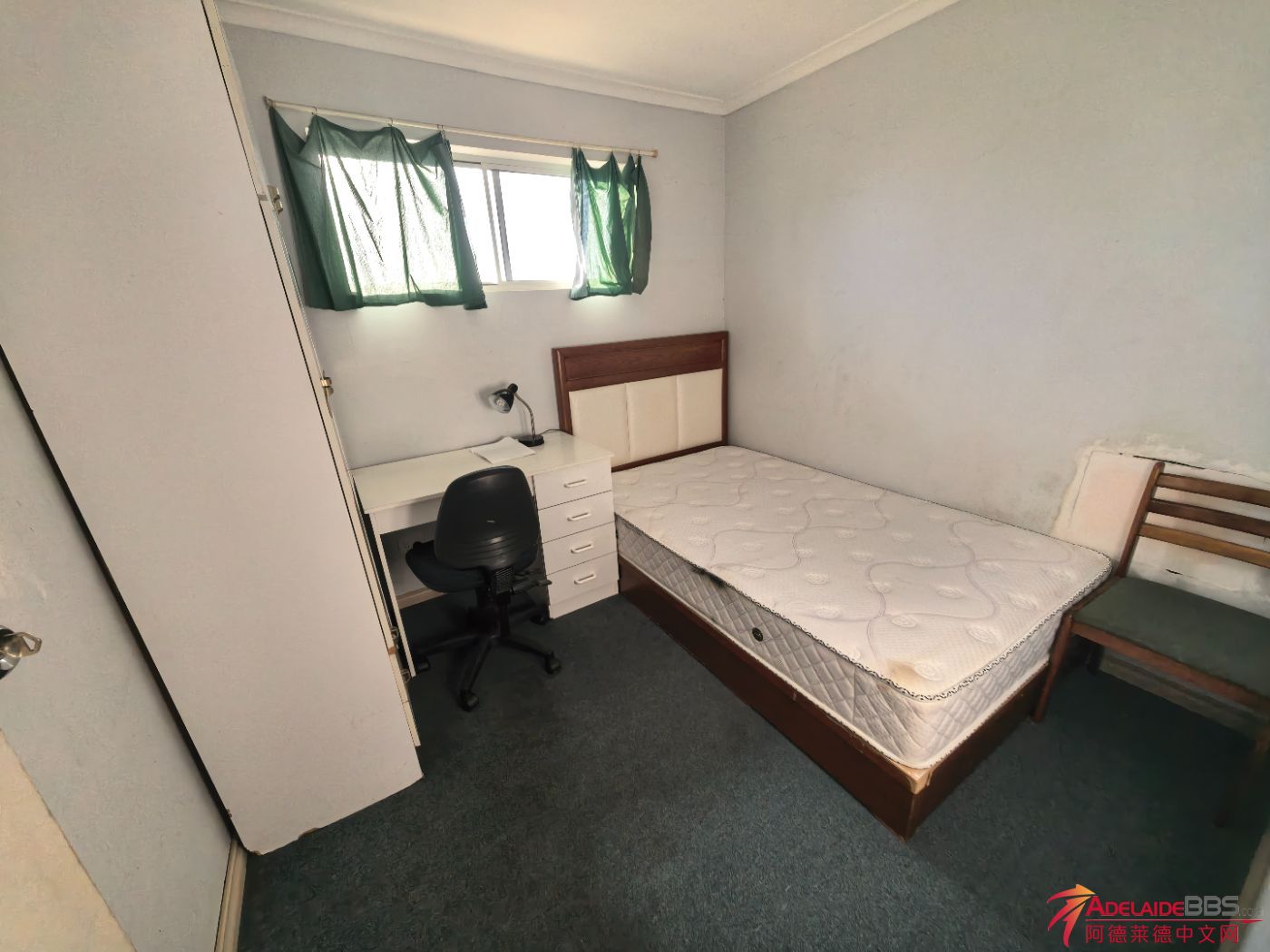Room2.jpg